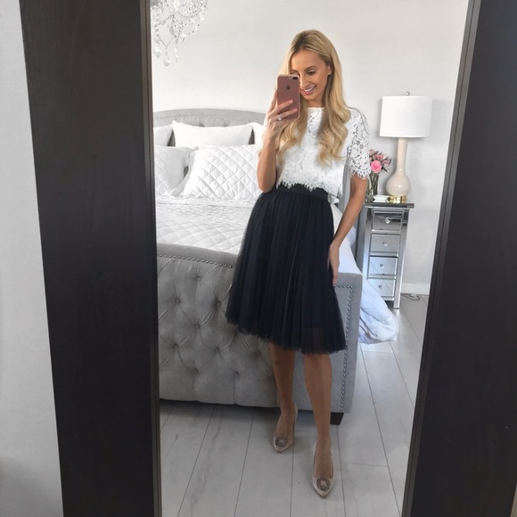 LAST ONE!!! Black Tulle Skirt With Elastic Band - Picture 3 of 8